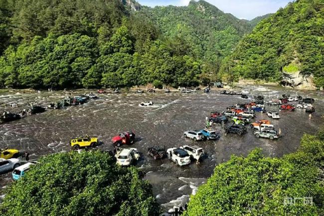 当地对越野车漂移事件致歉 景区管理疏忽引发关注